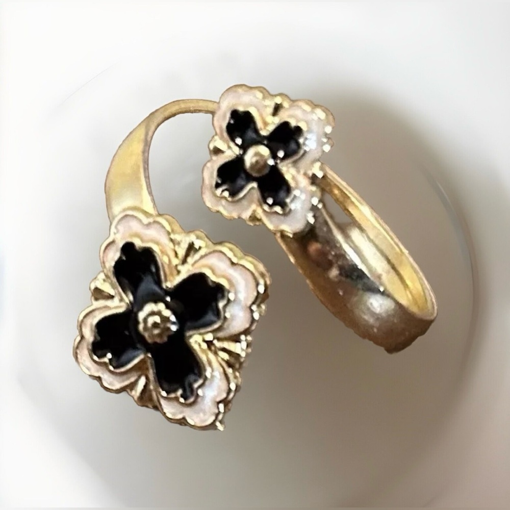Double Clover 14k plated gold ring black onyx size 8
